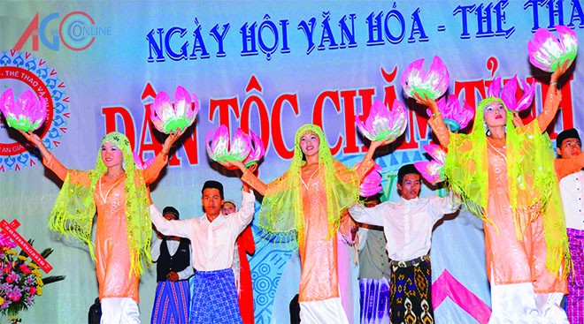 Đặc sắc Ngày hội văn hóa đồng bào Chăm tỉnh An Giang  - ảnh 1